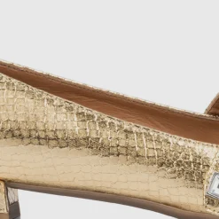 Outlet Priya Women Flats & Sneakers